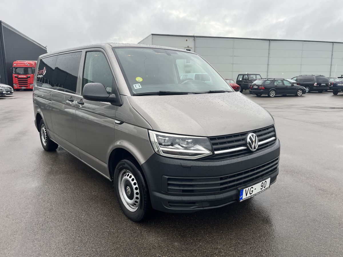 VW Caravelle 2017 — auto noma
